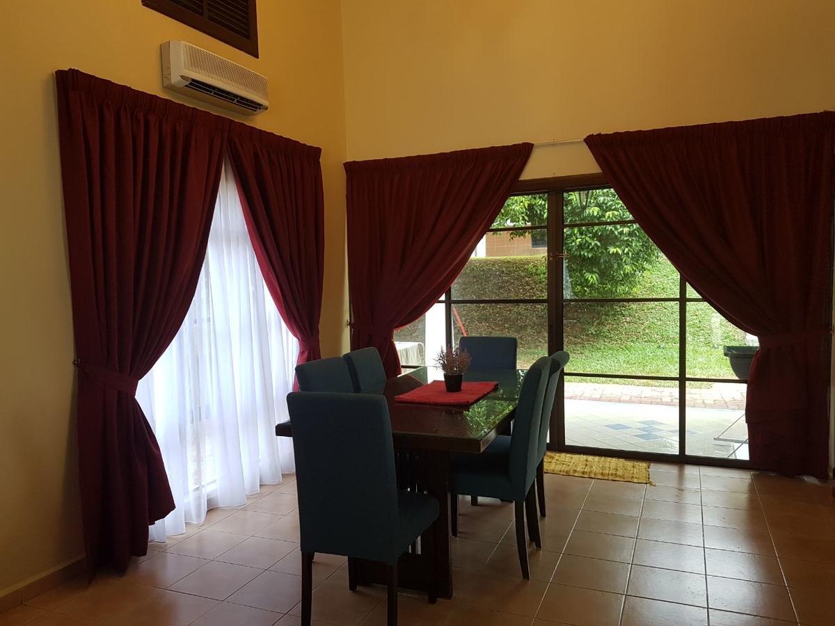 Green Villa Famosa Alor Gajah Malacca ภายนอก รูปภาพ